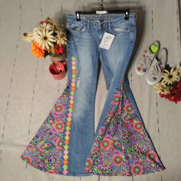 GAP Denim - 1326 Jeaniemade Size 8 Gap Bell-Bottoms(Host Pick)